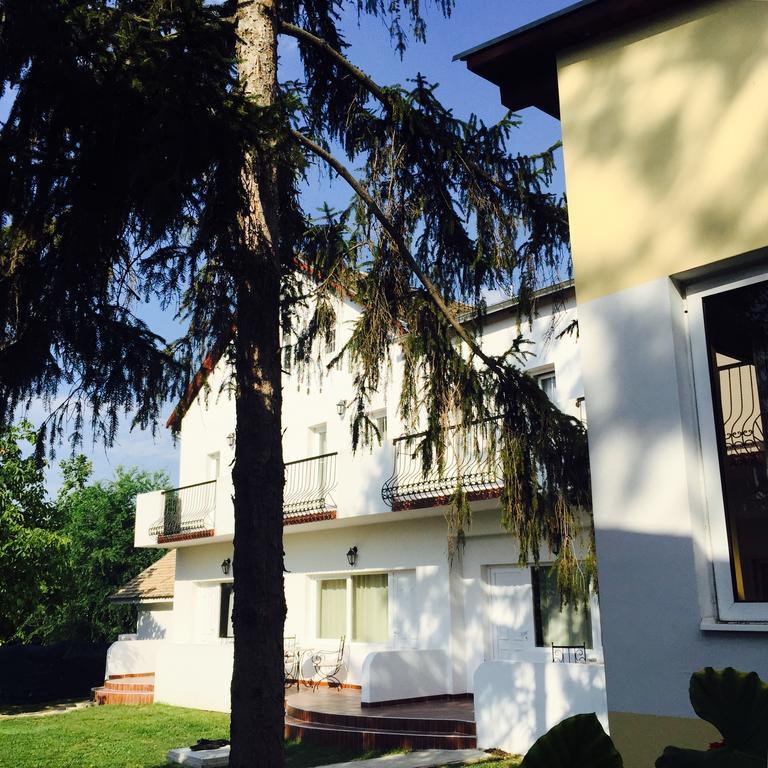 Villa Via Becej Exterior photo